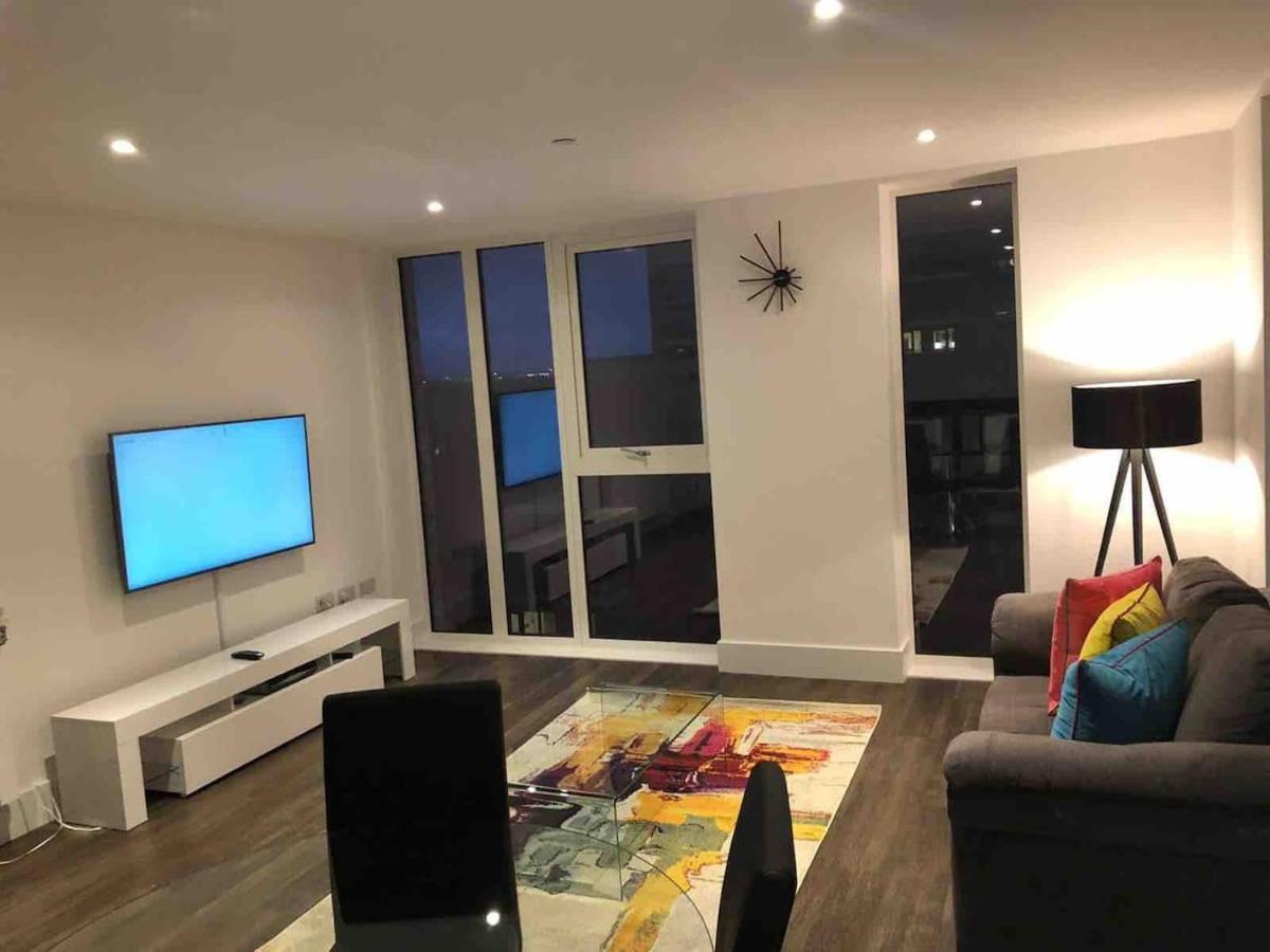 High View Two Bedroom Apartment In Woolwich Londra Dış mekan fotoğraf