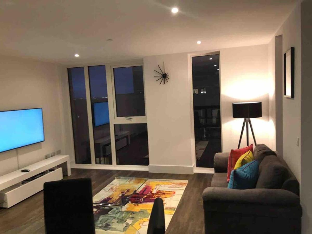 High View Two Bedroom Apartment In Woolwich Londra Dış mekan fotoğraf