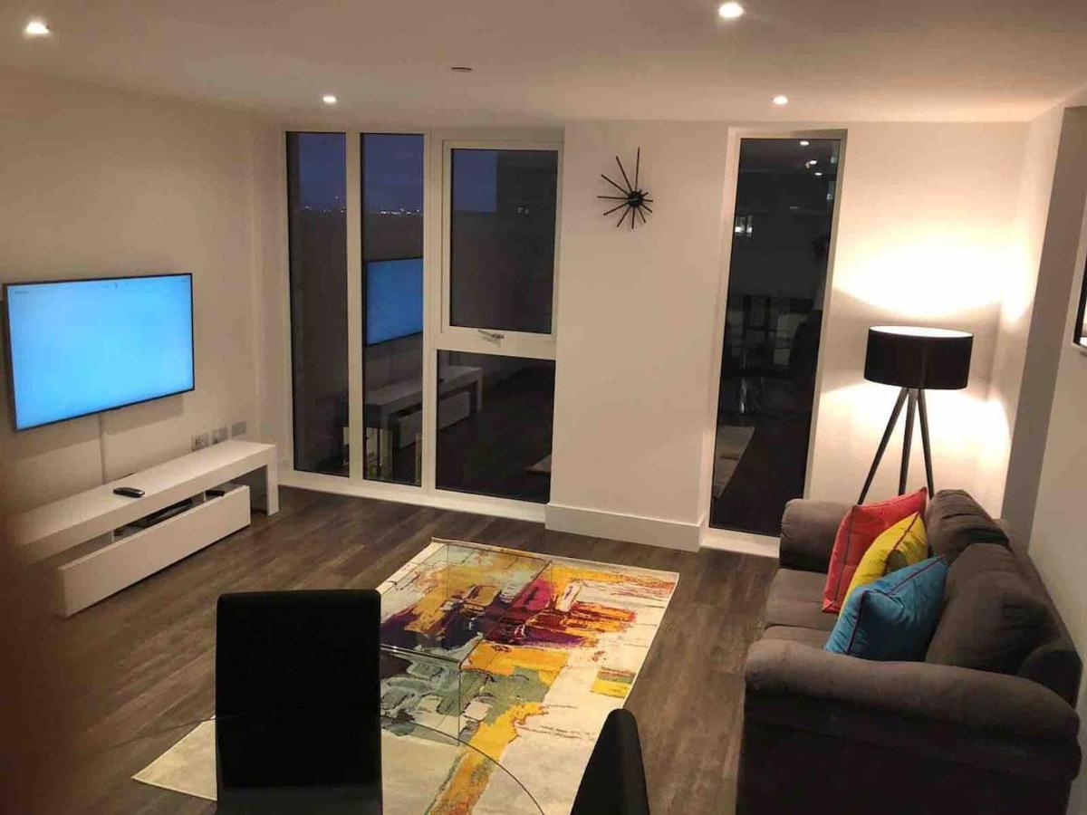 High View Two Bedroom Apartment In Woolwich Londra Dış mekan fotoğraf